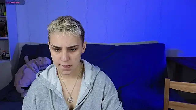 LuxuryLoverss online show from 06-12-26, 11:09
