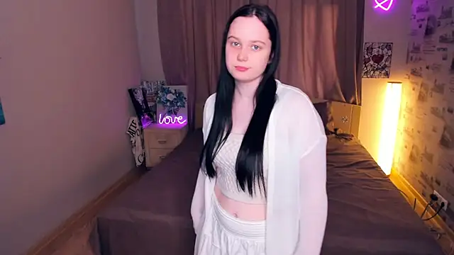 LynnaNull online show from 03-07-26, 01:41