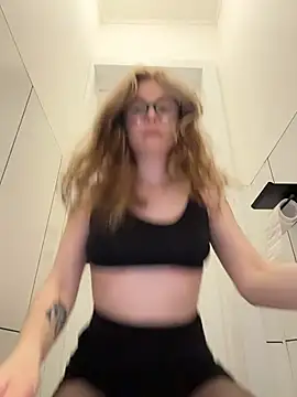 Dipamelly online show from 05-26-26, 02:51