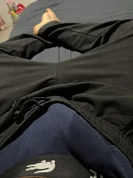 Vireontr1 online show from 03-26-26, 08:25