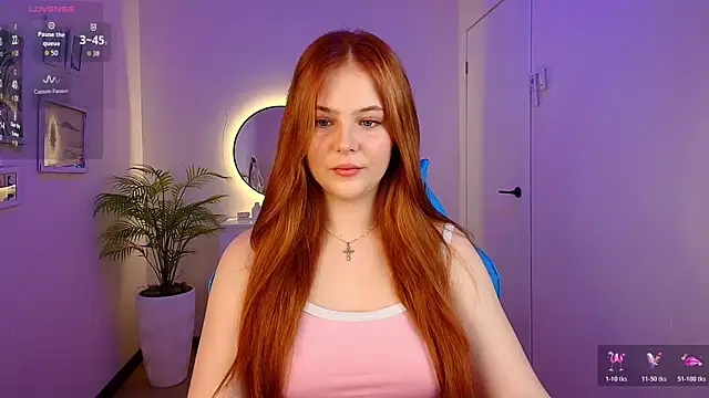 Snapshot of Elle_Funning chatting on 03-25-26, 02:50 Elle Funning online show from 03-25-26, 02:50