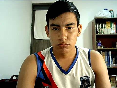 Snapshot of Noahfox19 chatting on 03-21-26, 02:38 Noahfox19 online show from 03-21-26, 02:38