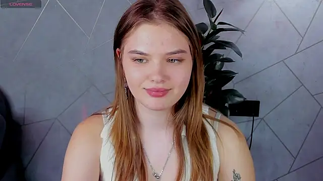 Snapshot of Saraa_Broown chatting on 03-02-26, 07:26 Saraa Broown online show from 03-02-26, 07:26