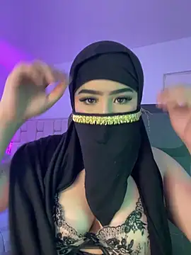 Snapshot of Yasmin_cute chatting on 06-30-26, 01:12 Yasmin cute online show from 06-30-26, 01:12