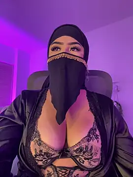 Snapshot of Yasmin_cute chatting on 07-23-26, 01:53 Yasmin cute online show from 07-23-26, 01:53