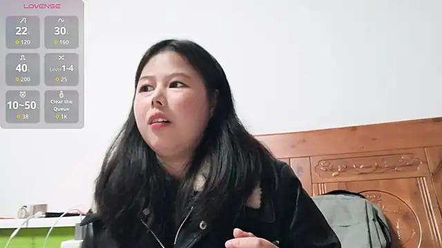 Snapshot of Hannah-33 chatting on 03-09-26, 01:04 Hannah-33 online show from 03-09-26, 01:04