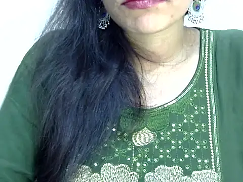 Neha Sharma2 online show from 04-17-26, 10:40