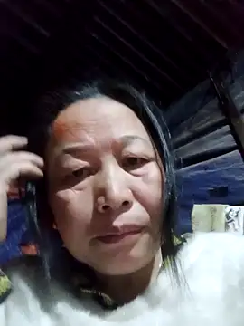 Snapshot of heesuu11 chatting on 03-09-26, 11:47 heesuu11 online show from 03-09-26, 11:47