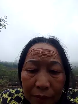 Snapshot of heesuu11 chatting on 03-10-26, 01:21 heesuu11 online show from 03-10-26, 01:21