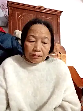 heesuu11 online show from 04-02-26, 11:02