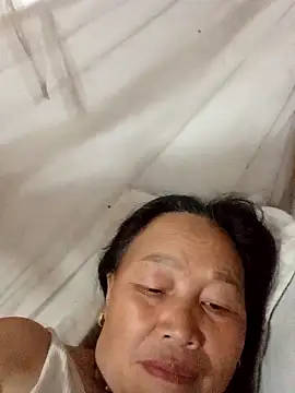 heesuu11 online show from 04-25-26, 01:41