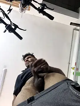 boyp3netrat0r online show from 04-12-26, 06:35