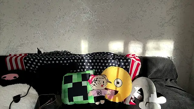 kishagrayone online show from 04-28-26, 12:54