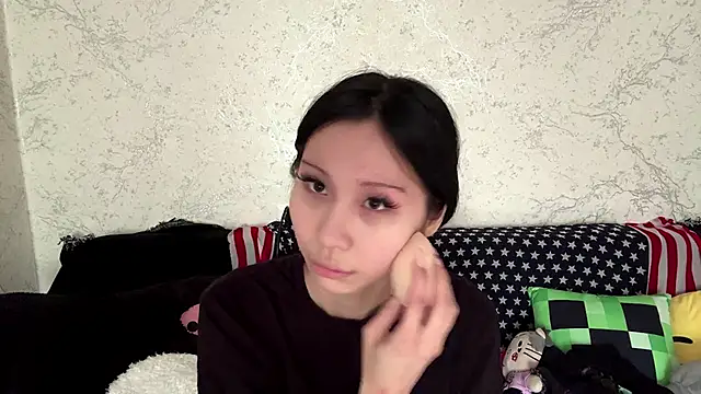 Snapshot of kishagrayone chatting on 05-15-26, 12:45 kishagrayone online show from 05-15-26, 12:45