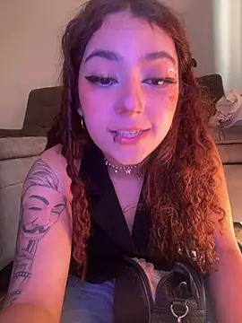 Snapshot of ZoeVixen chatting on 03-06-26, 03:19 ZoeVixen online show from 03-06-26, 03:19