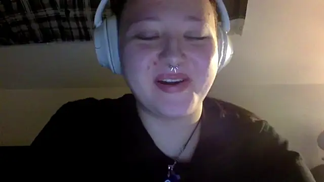 Snapshot of AriaWet chatting on 02-24-26, 05:33 AriaWet online show from 02-24-26, 05:33