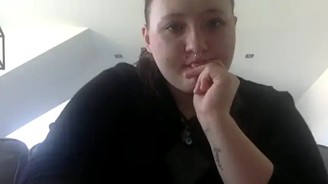 Snapshot of AriaWet chatting on 03-06-26, 09:28 AriaWet online show from 03-06-26, 09:28