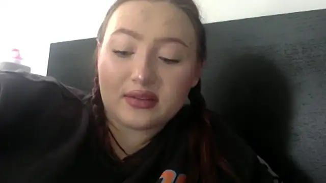 Snapshot of AriaWet chatting on 03-16-26, 10:19 AriaWet online show from 03-16-26, 10:19