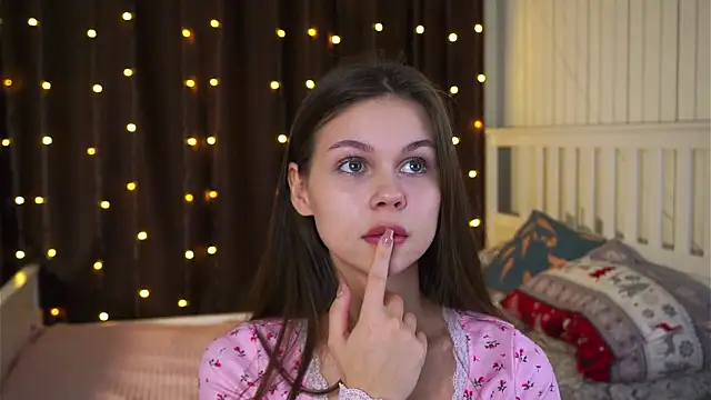 EarthaLevra online show from 04-28-26, 07:19