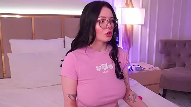 CindyMil online show from 04-22-26, 06:16