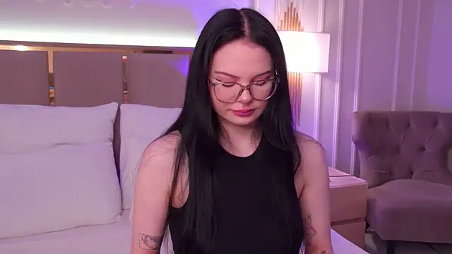 CindyMil online show from 04-26-26, 06:11