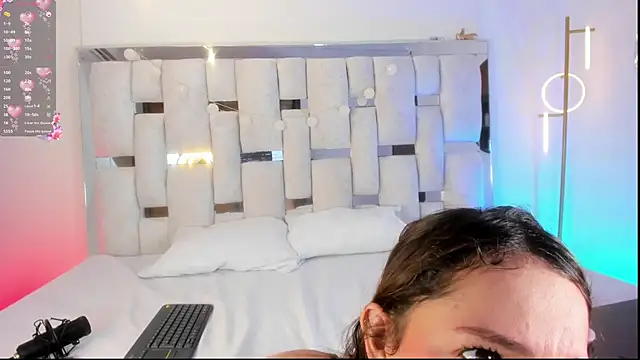 Snapshot of HecateCorvin chatting on 02-26-26, 12:48 HecateCorvin online show from 02-26-26, 12:48