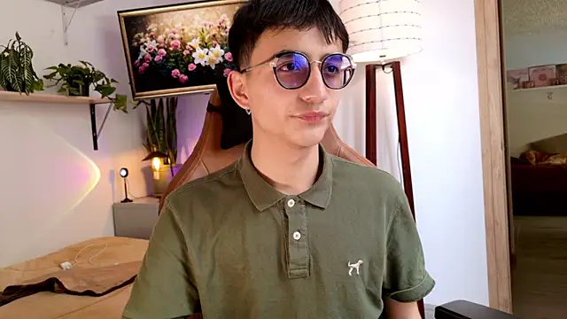 Snapshot of Sr_evann chatting on 03-03-26, 03:29 Sr evann online show from 03-03-26, 03:29