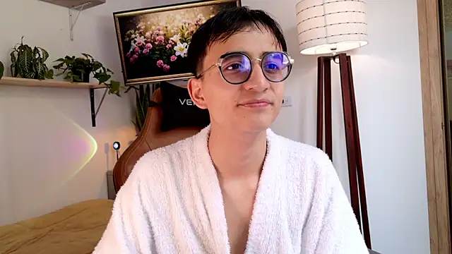 Snapshot of Sr_evann chatting on 03-04-26, 03:29 Sr evann online show from 03-04-26, 03:29