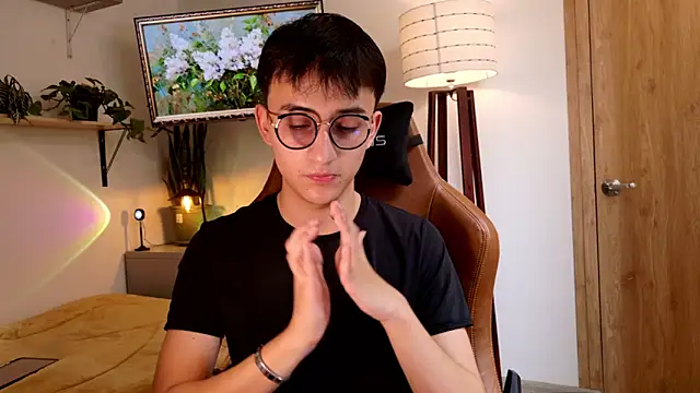 Snapshot of Sr_evann chatting on 03-05-26, 03:08 Sr evann online show from 03-05-26, 03:08