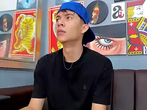 Snapshot of AronTawers chatting on 03-06-26, 07:10 AronTawers online show from 03-06-26, 07:10