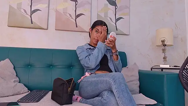 emily gaviria1 online show from 07-30-26, 12:15
