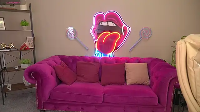 DawnGwin online show from 03-17-26, 01:36