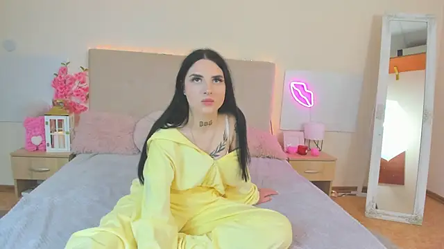 Snapshot of TiffanyHhot chatting on 04-01-26, 01:41 TiffanyHhot online show from 04-01-26, 01:41