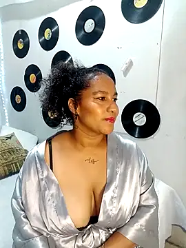 Snapshot of medusafox_ chatting on 03-09-26, 04:27 medusafox online show from 03-09-26, 04:27