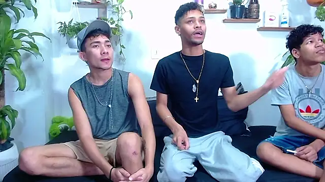 Snapshot of Lunar_Boys chatting on 03-06-26, 06:04 Lunar Boys online show from 03-06-26, 06:04