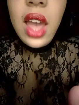 Snapshot of madleen_Mm chatting on 03-09-26, 08:35 madleen Mm online show from 03-09-26, 08:35