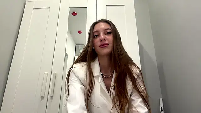 Snapshot of selena_favn chatting on 03-12-26, 07:03 selena favn online show from 03-12-26, 07:03