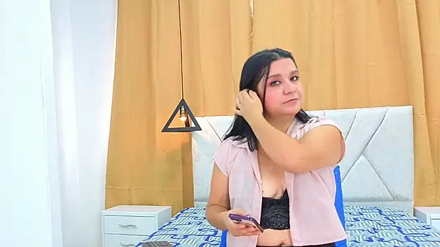 Snapshot of graceanderson_ chatting on 03-06-26, 07:43 graceanderson online show from 03-06-26, 07:43