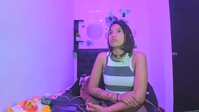 sapphire brown20 online show from 04-30-26, 12:06