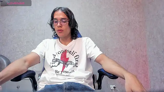 Snapshot of Noha_castellano chatting on 03-10-26, 12:32 Noha castellano online show from 03-10-26, 12:32