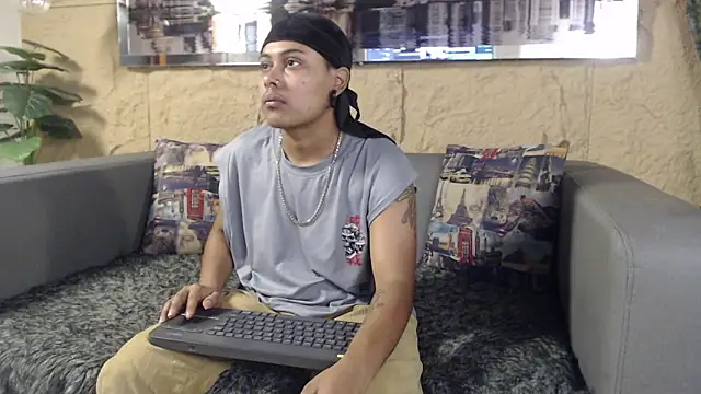 Snapshot of Noha__scott chatting on 03-03-26, 02:12 Noha scott online show from 03-03-26, 02:12