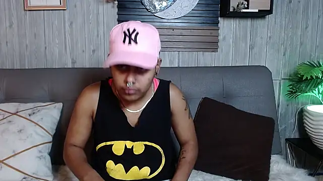 Snapshot of Noha__scott chatting on 03-16-26, 02:21 Noha scott online show from 03-16-26, 02:21