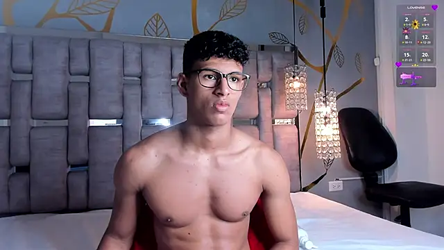 DomenicoRey online show from 04-28-26, 01:05