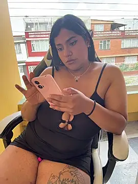 Snapshot of Nahomy_firee chatting on 03-07-26, 05:54 Nahomy firee online show from 03-07-26, 05:54