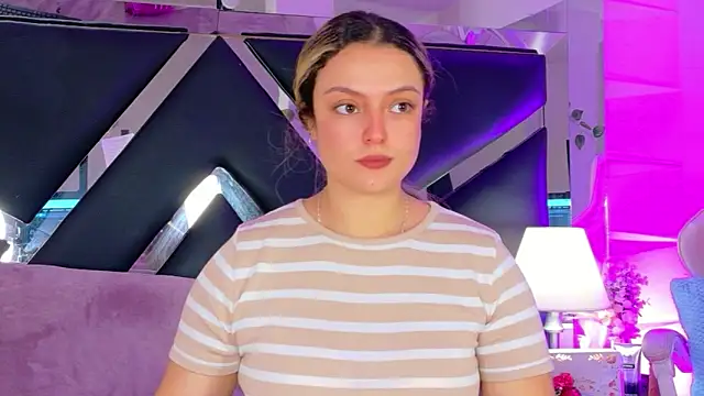 Snapshot of Giigii_Hadid_ chatting on 03-10-26, 03:28 Giigii Hadid online show from 03-10-26, 03:28