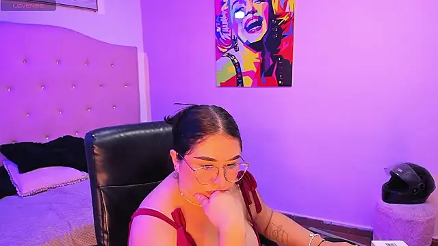 Snapshot of sienna_cavalli chatting on 03-12-26, 12:44 sienna cavalli online show from 03-12-26, 12:44