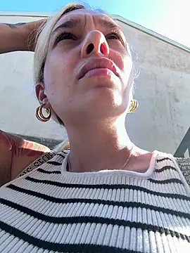 Snapshot of KimberlyBrenda chatting on 03-14-26, 09:31 KimberlyBrenda online show from 03-14-26, 09:31