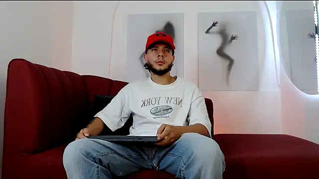 Snapshot of luxesmith chatting on 03-08-26, 10:35 luxesmith online show from 03-08-26, 10:35