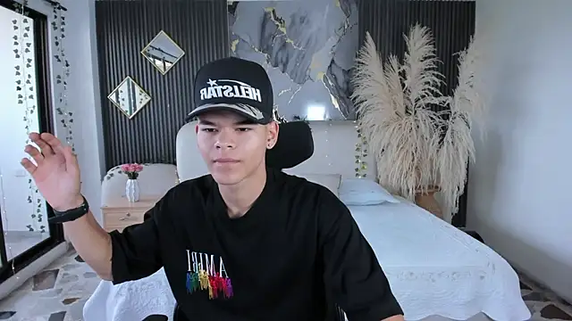 Snapshot of DylanRoyce_ chatting on 03-10-26, 12:21 DylanRoyce online show from 03-10-26, 12:21