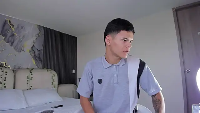 Snapshot of DylanRoyce_ chatting on 03-15-26, 12:55 DylanRoyce online show from 03-15-26, 12:55